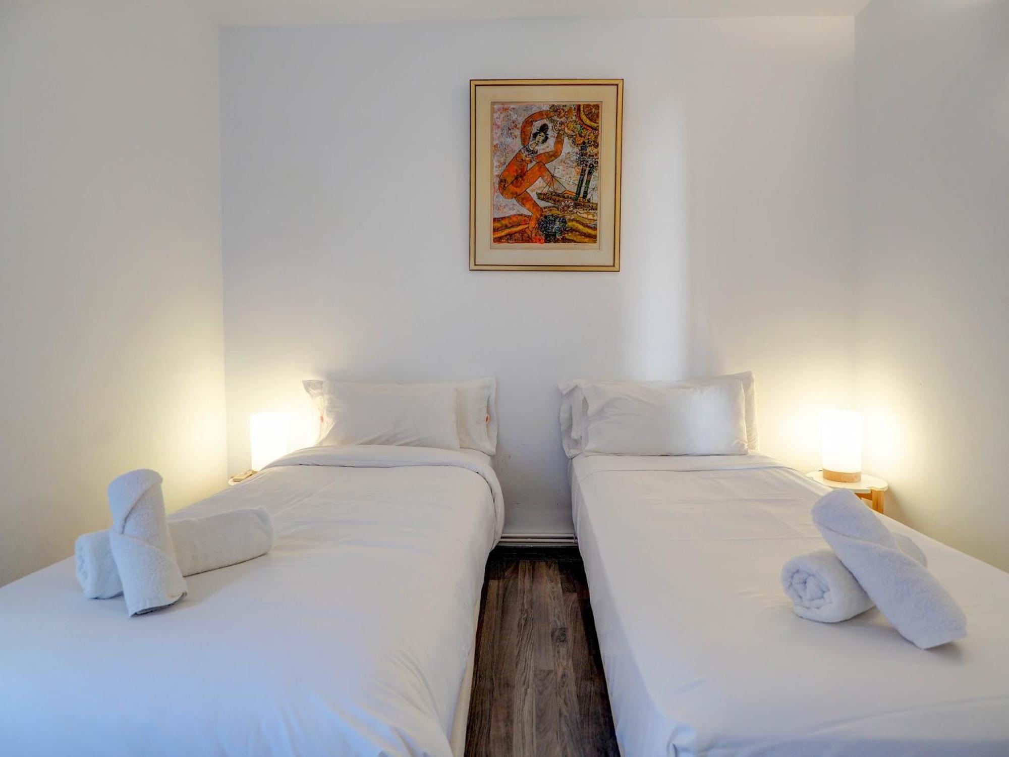 The Lilium Apartment By Hello Homes سيدجيس المظهر الخارجي الصورة